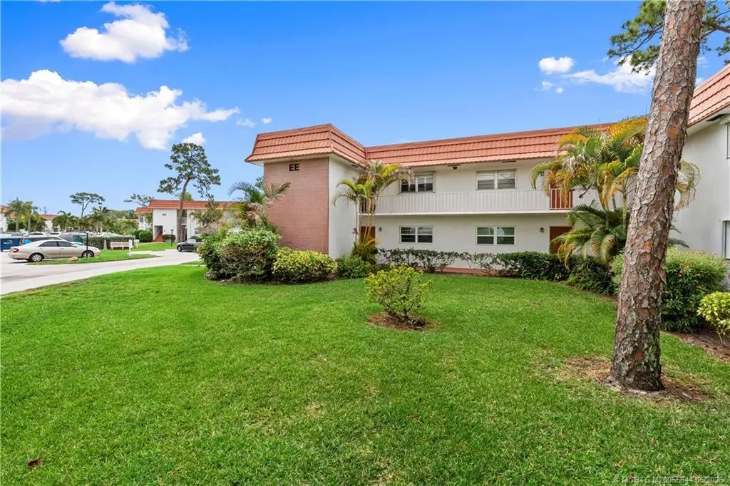 2600 SE Ocean Blvd Unit EE15