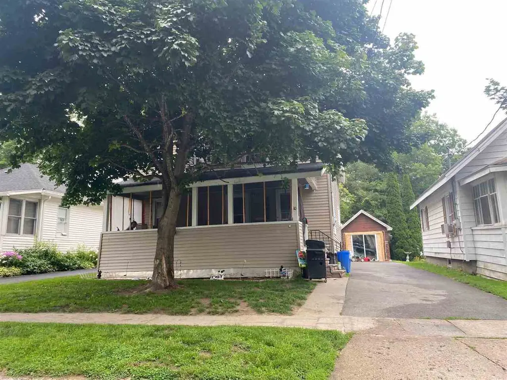 10 Grinnell Ave