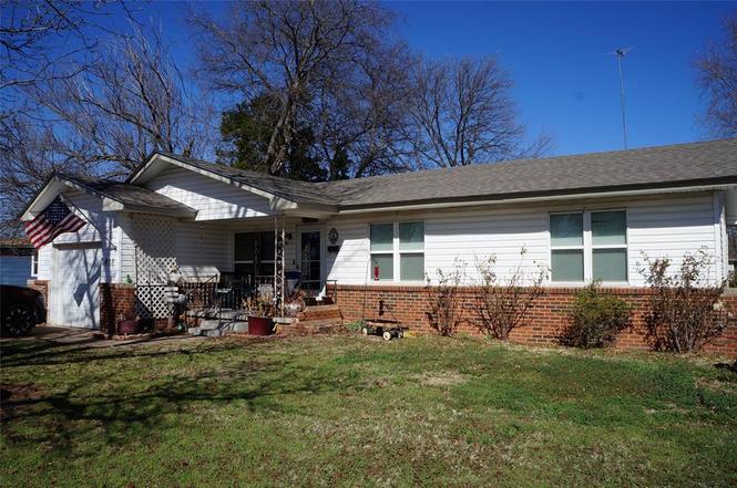 418 N Garrett Ave