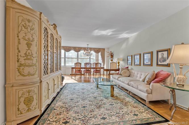 18-65 211 St Unit 1F