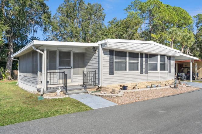 221 Pinewood Dr