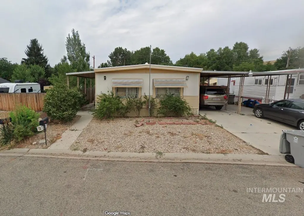3637 S Kingsland