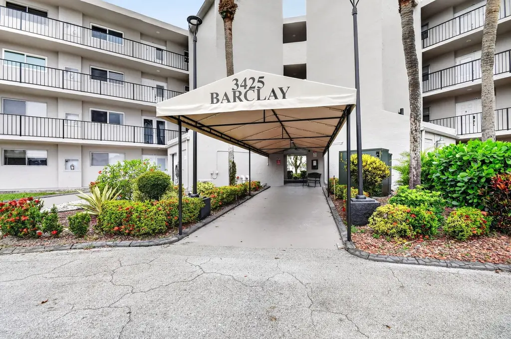 3425 Via Poinciana #403