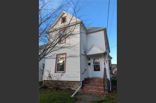 19 W Hazel St