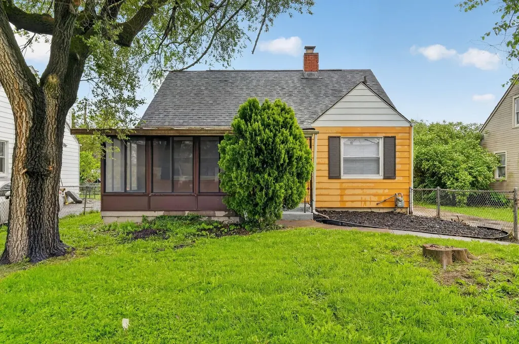 2458 Renwood Pl
