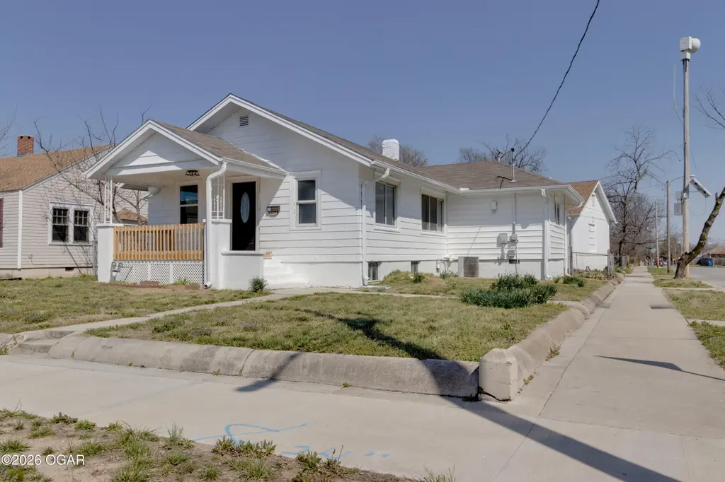 2031 S Murphy Ave