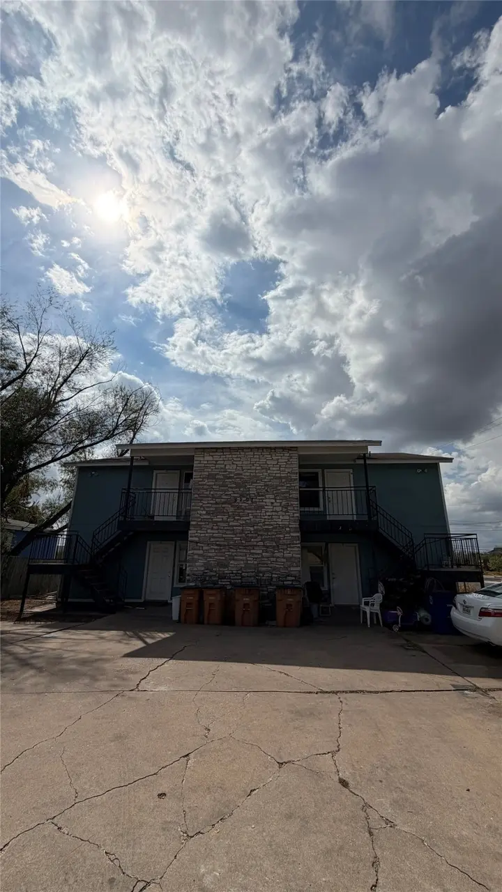 8201 Riverstone Dr