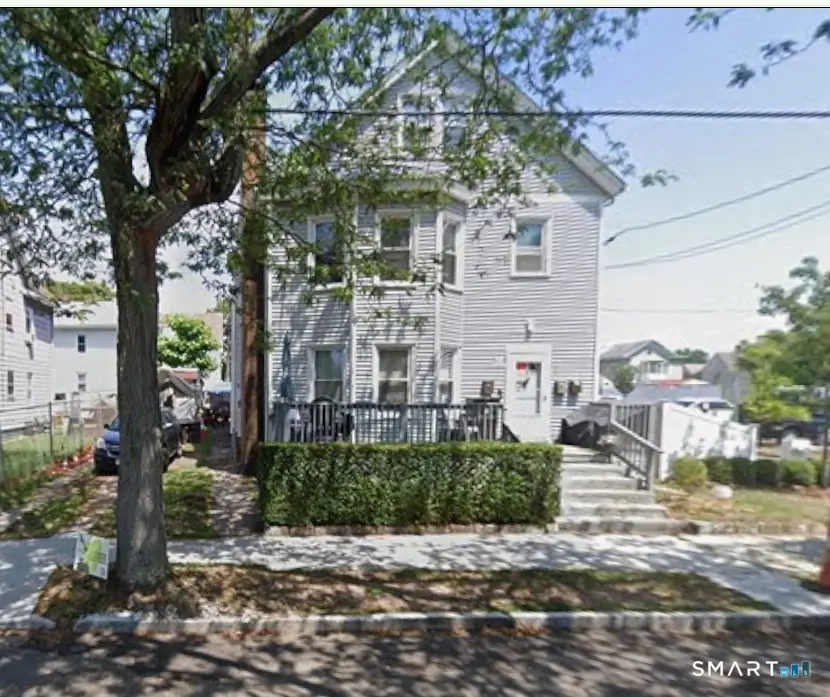 121 Pine St
