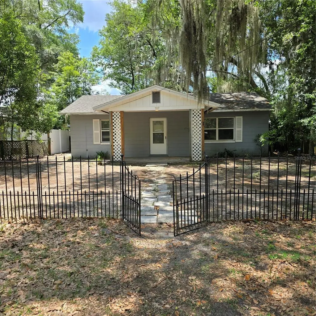 707 NW 24th Ave