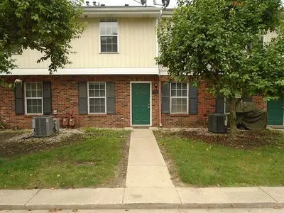 700 High St