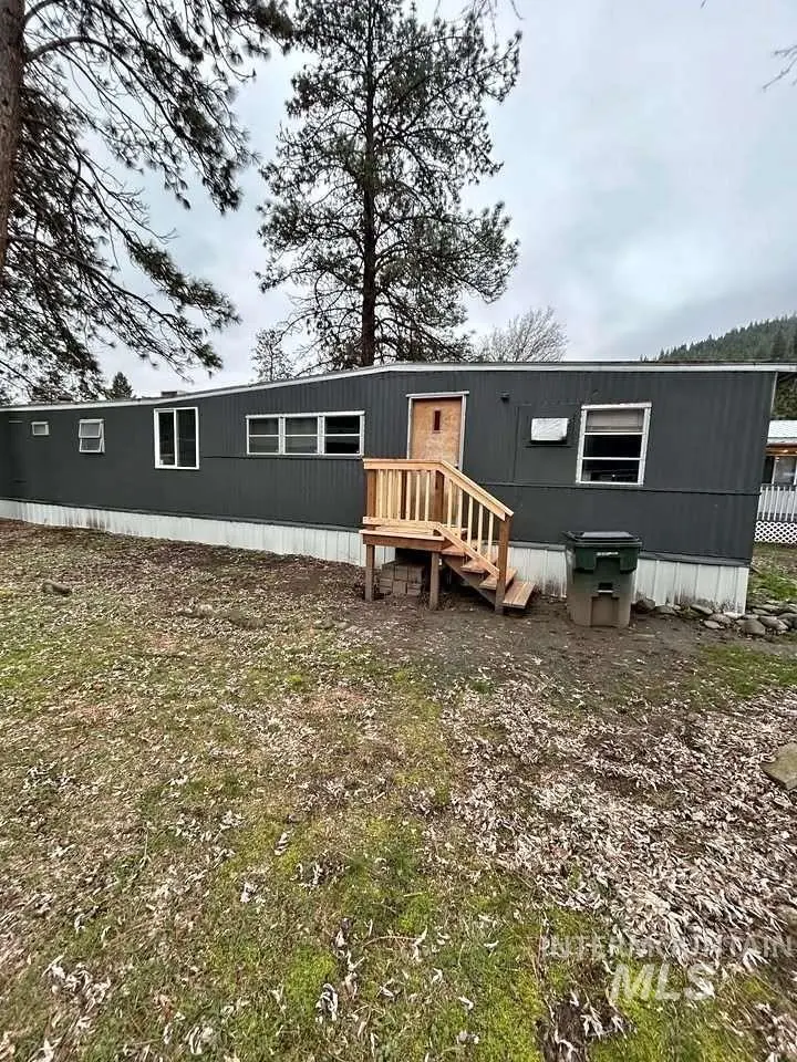 6 Chinook Ln