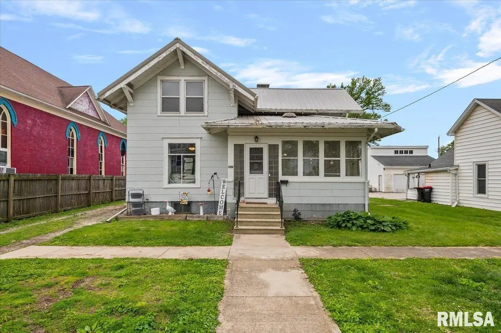303 W 2nd St