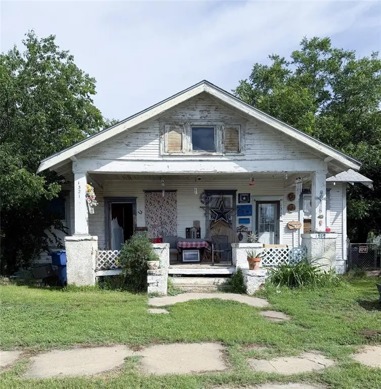 1404 2nd St