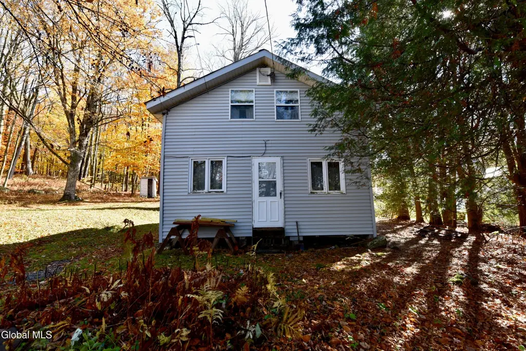 4 Delavan Ave