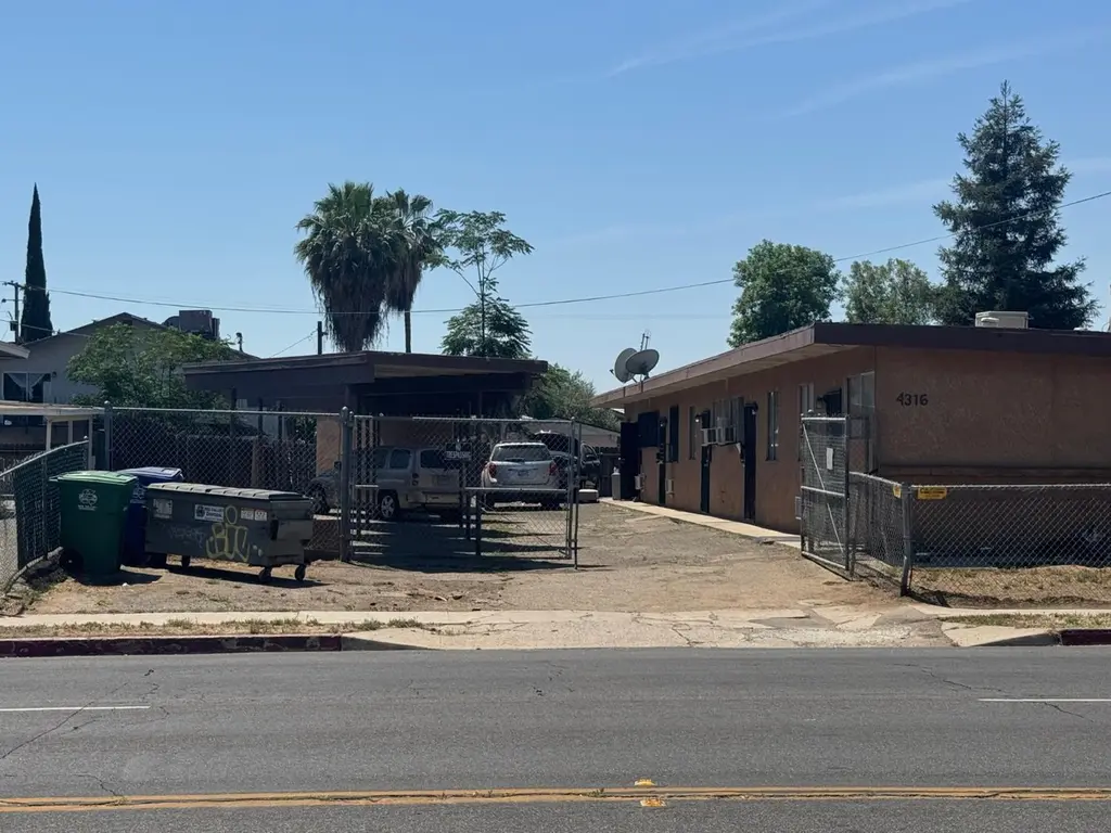 4316 E Olive Ave Unit A-E