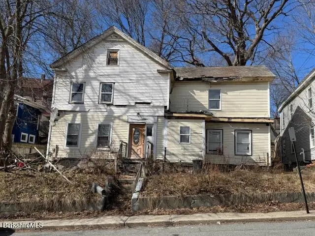 135 E Quincy St