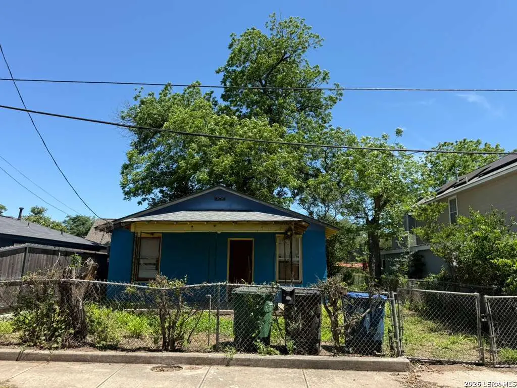 111 Huerta St