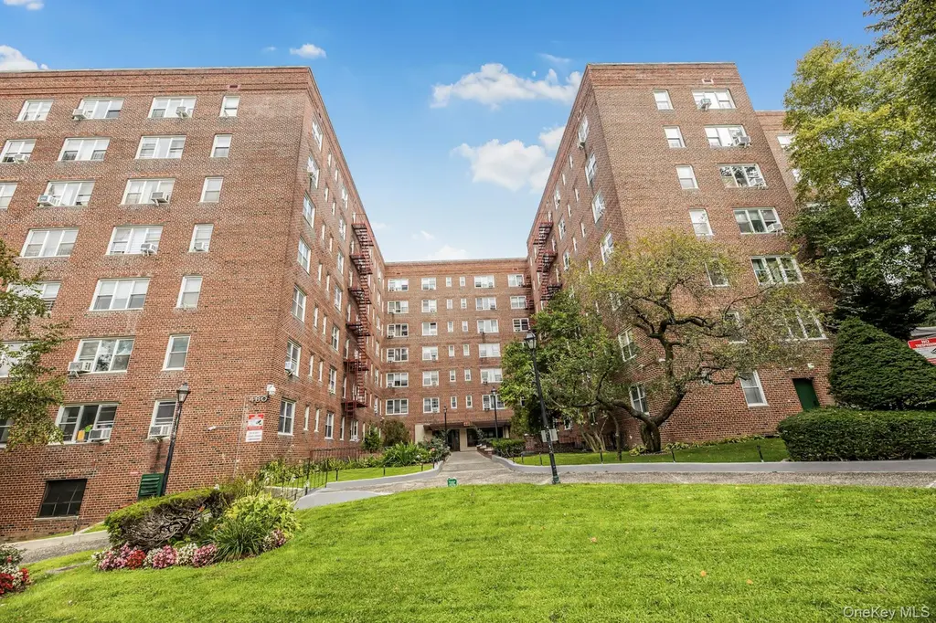480 Riverdale Ave Unit 7L