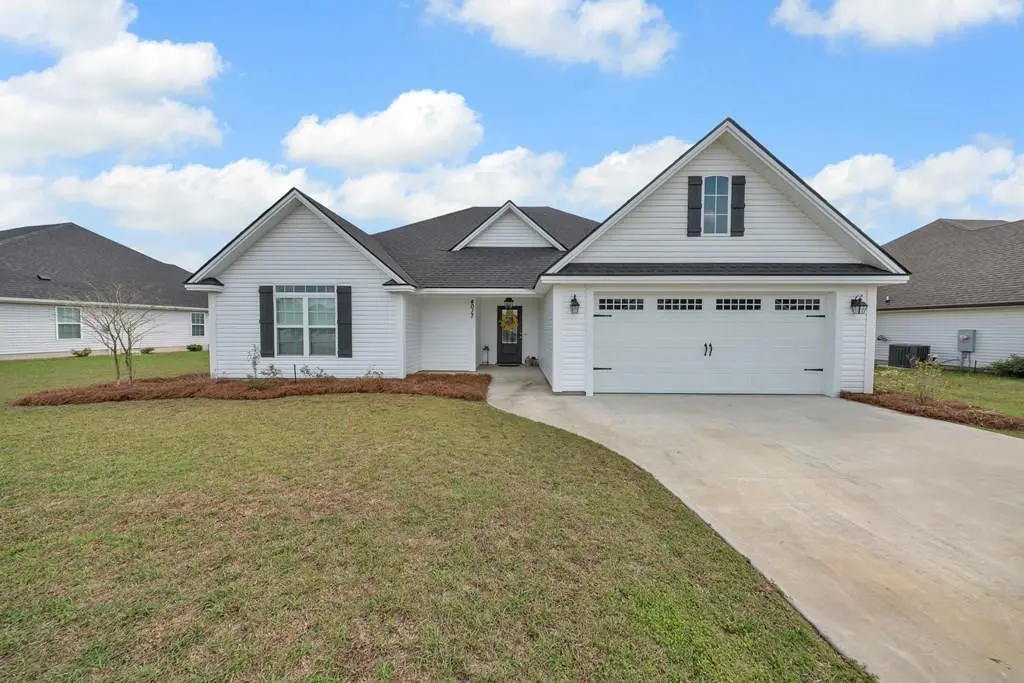 4017 Landings Cir