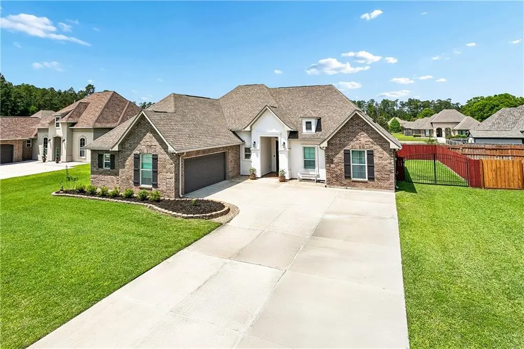 20171 Camden Ln