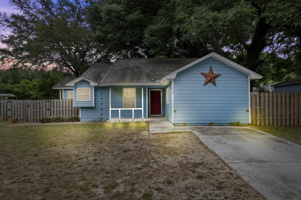 213 Cadillac Ave
