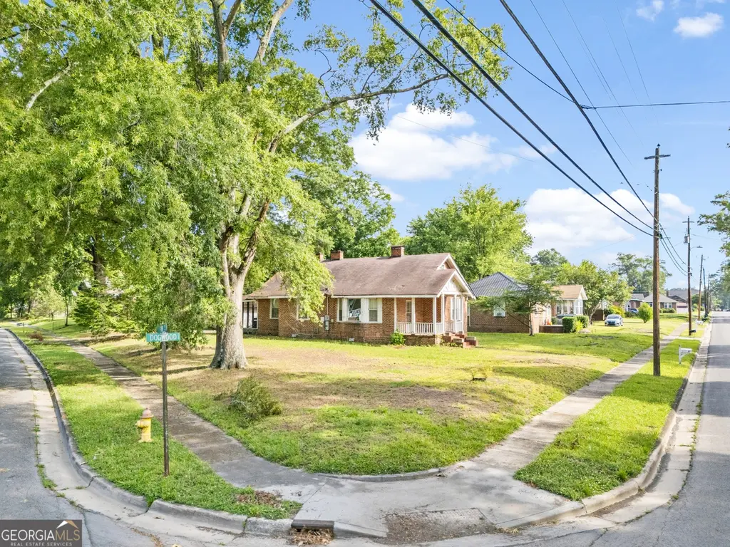4 Dogwood St NE