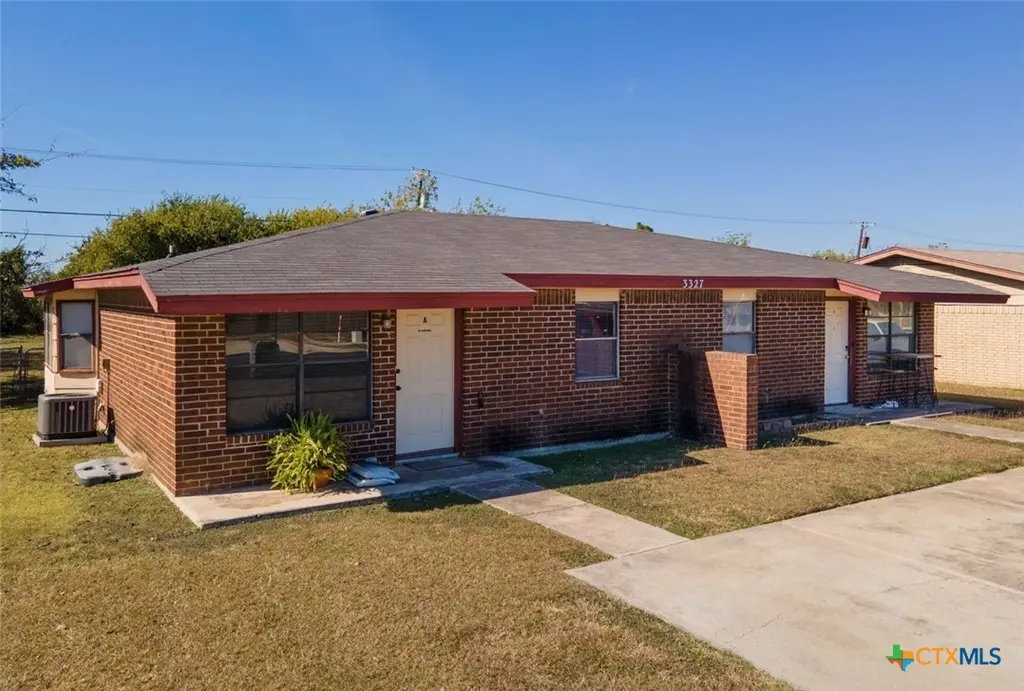 3327 Chisholm Trl
