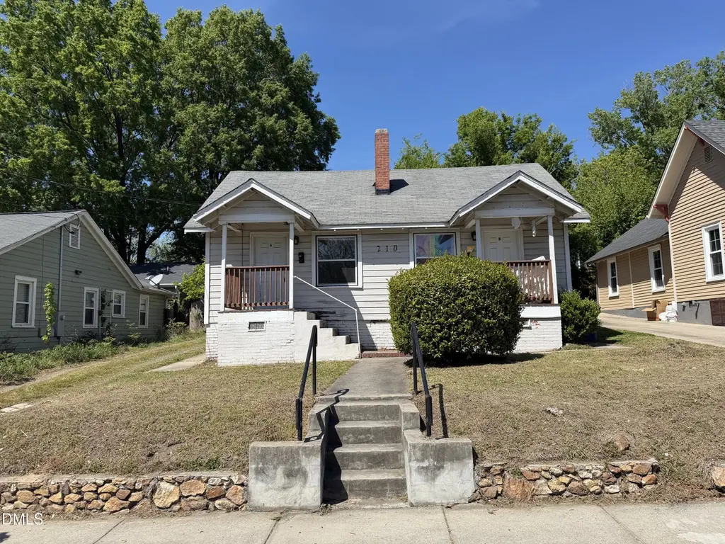 210 W Geer St
