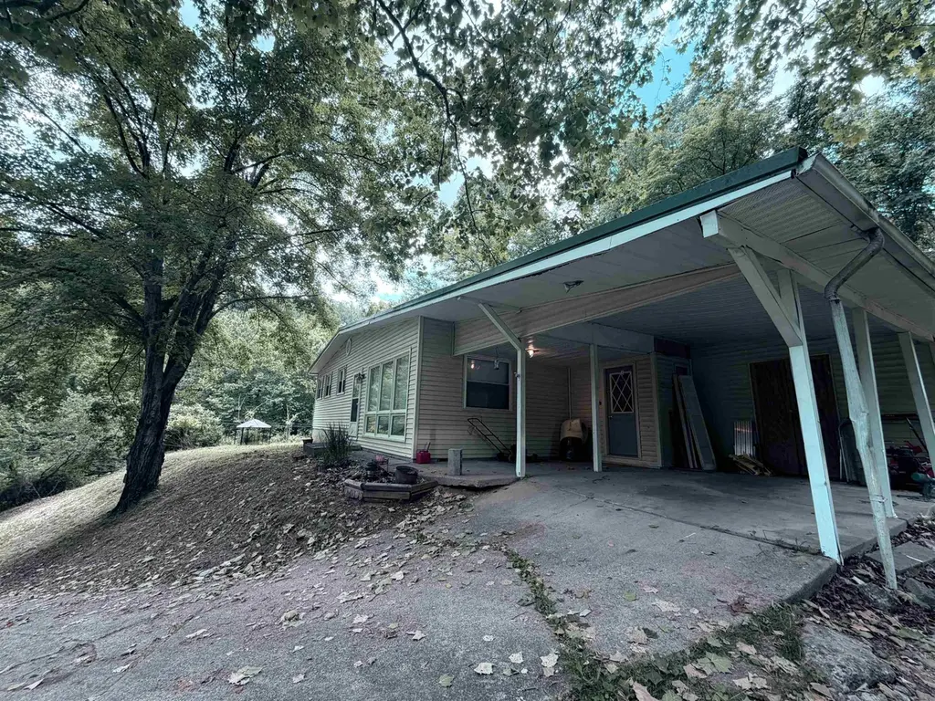 4724 Valley View Dr