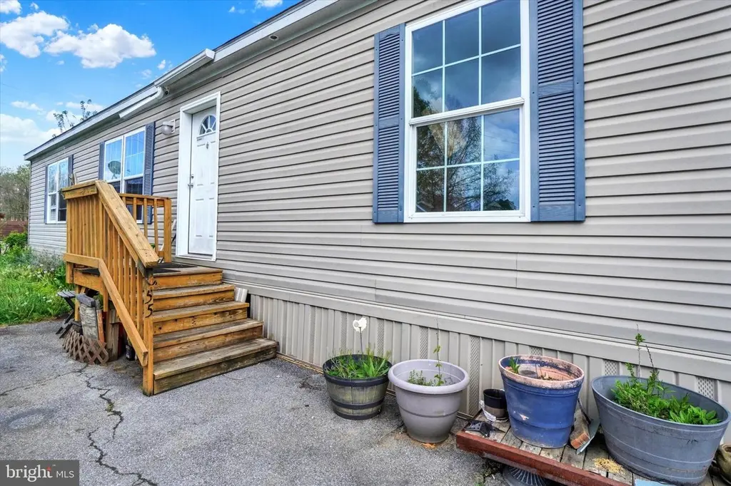 55 Birch Ln