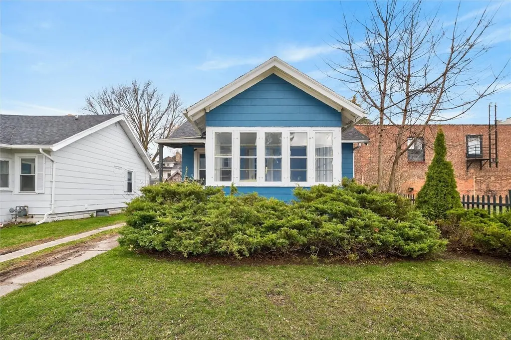 416 Roycroft Dr
