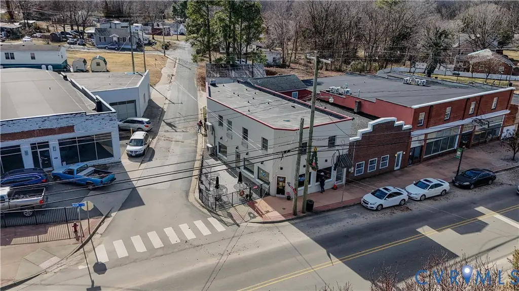 1002 Main St