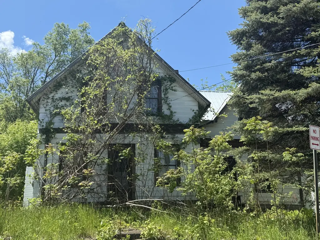33 S Pearl St