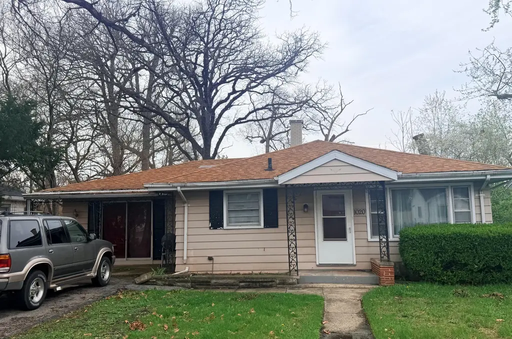 1020 E 61st Pl