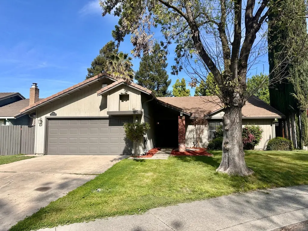 2915 Raintree Ct