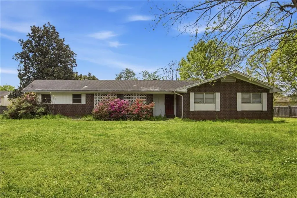 2521 Fairview Rd