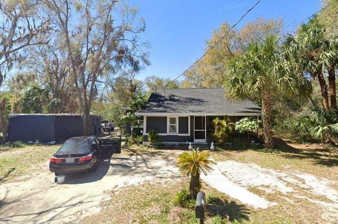 1121 Lucas St