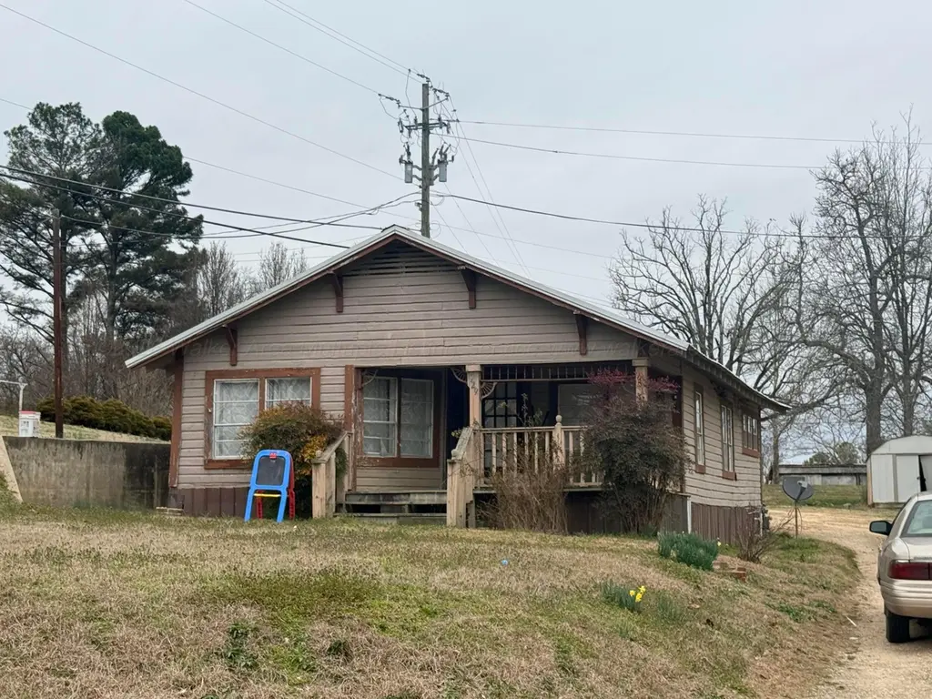 929 Main St
