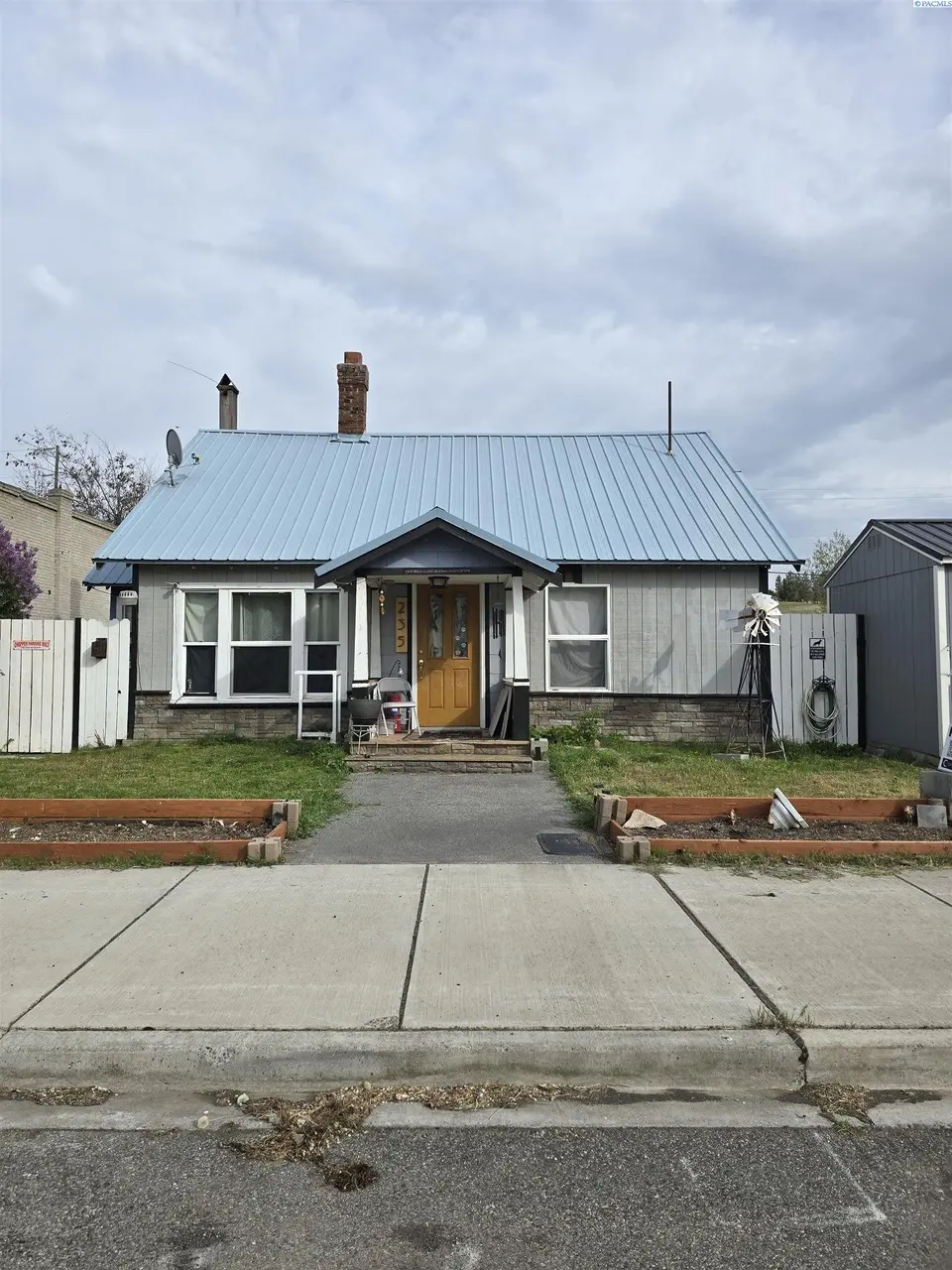 235 S Main St