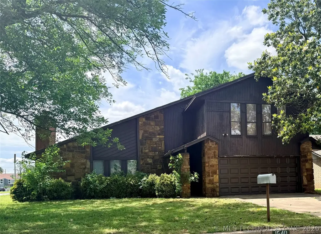 1540 E 68th Pl