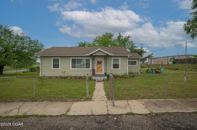 117 W 2nd St