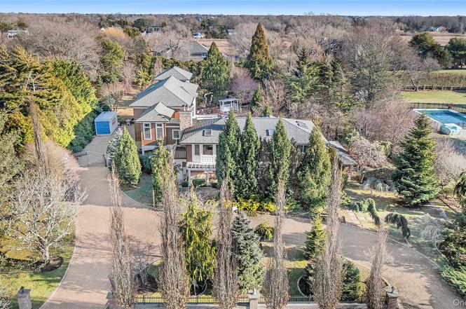 42 Tanners Neck Ln