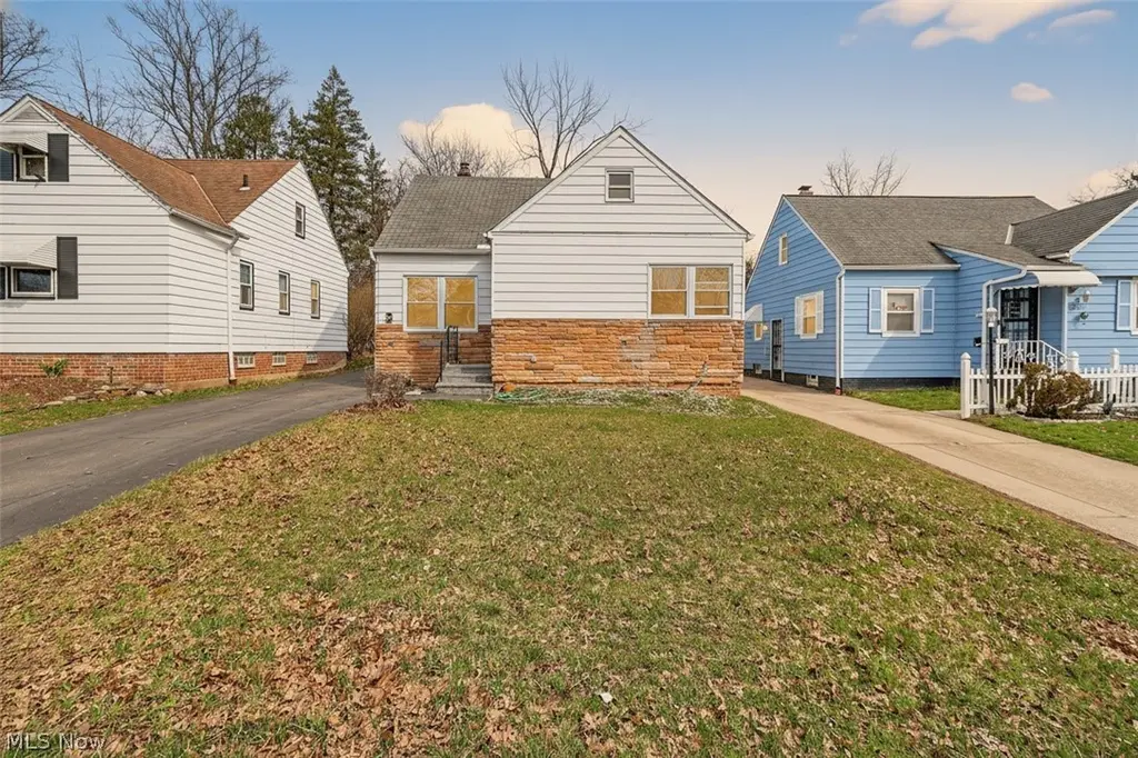 5571 Oakwood Ave
