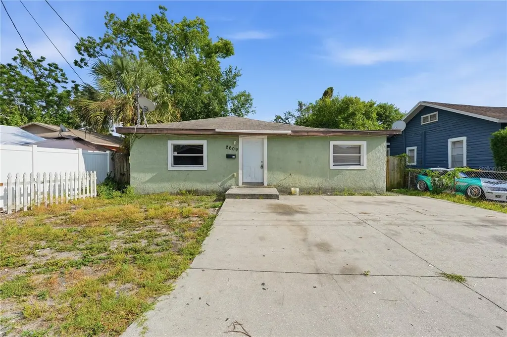 2609 E 28th Ave