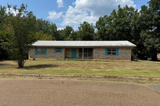 103 Sharlotte Dr