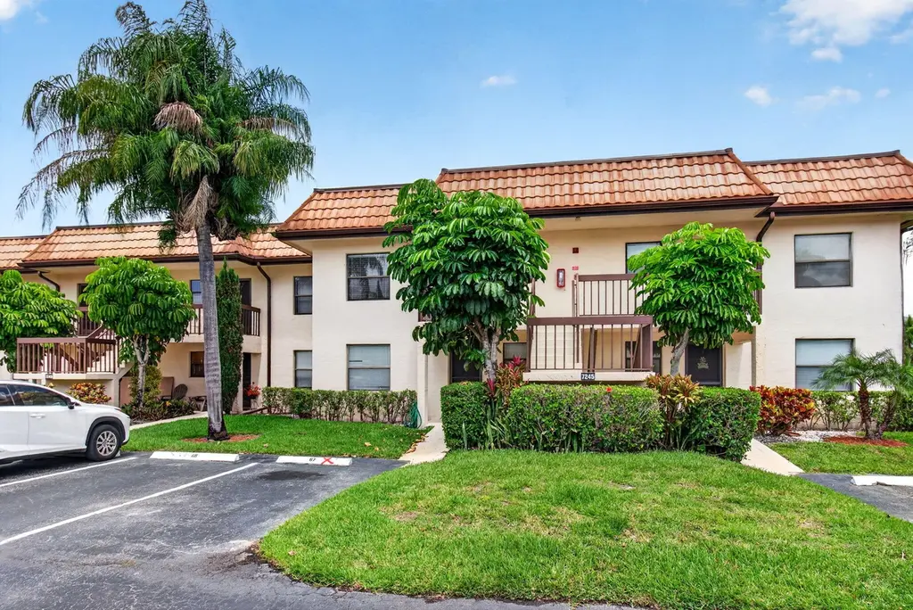 7245 Golf Colony Ct #205