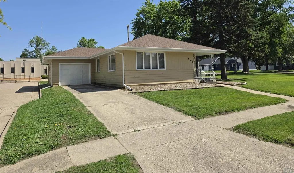 460 & 480 2nd St St NE