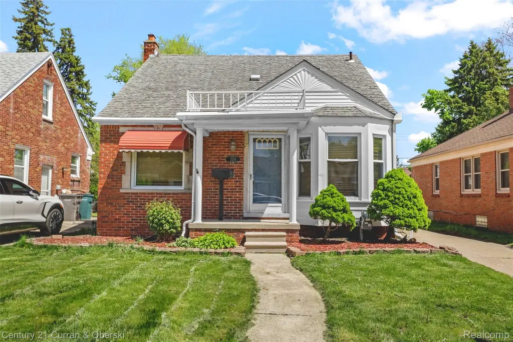 2214 N Lafayette St