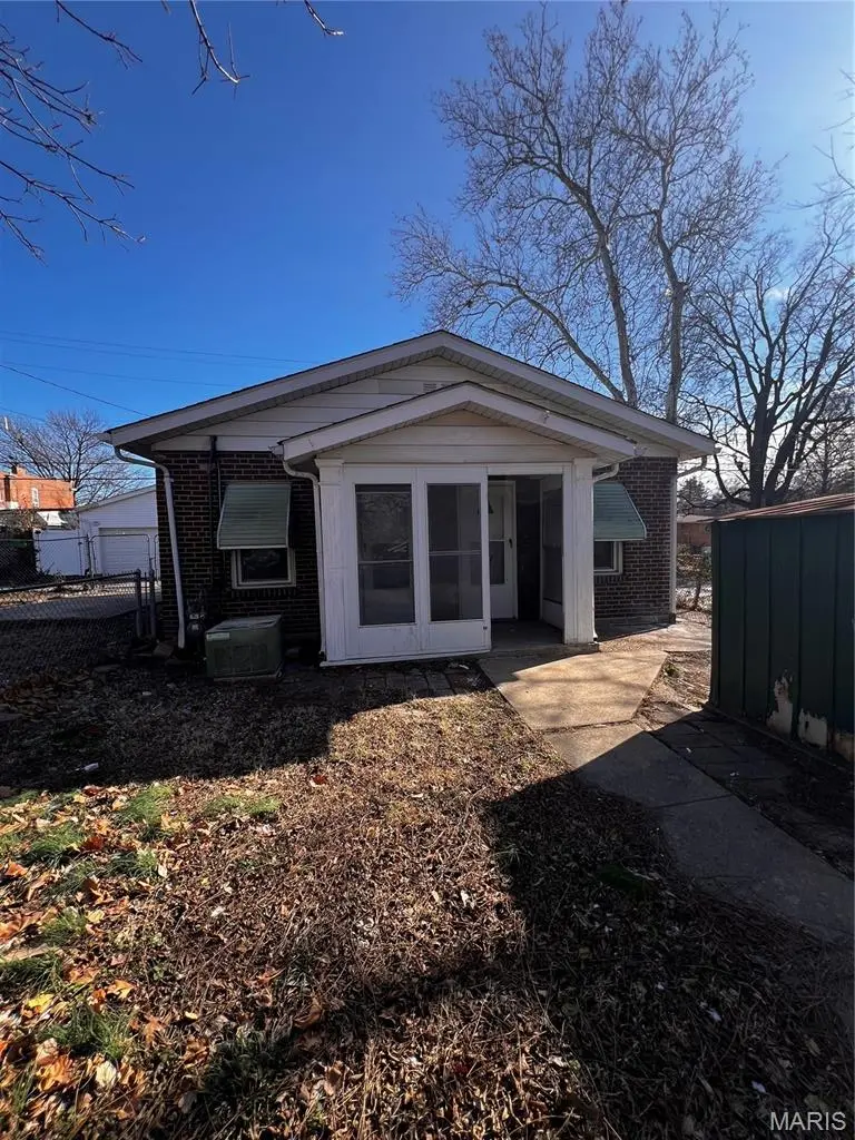 5520 Louisiana Ave