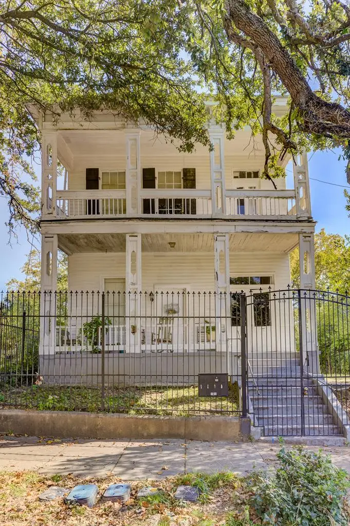 1115 First North St